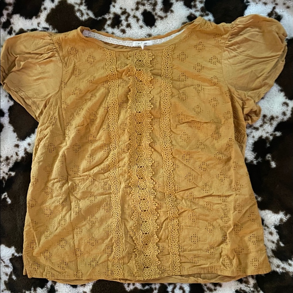 Maurices great fall embroidered tee size 0